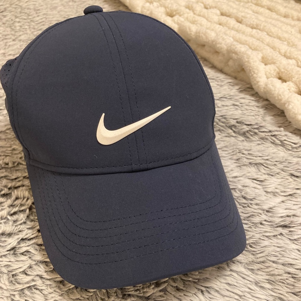Nike Navy Heritage86 Baseball Cap